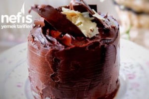 Tüm Püf Noktalarıyla Çikolatalı Mini Pasta Tüm Püf Noktalarıyla Çikolatalı Mini Pasta