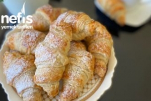 Milföy ile Çikolatalı Kruvasan Croissant Milföy ile Çikolatalı Kruvasan Croissant