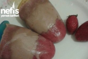 Çilekli Çikolatalı Dondurma Çilekli Çikolatalı Dondurma