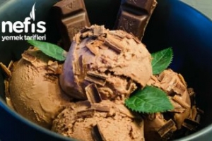 İpeksi Dokusuyla Şip Şak Çikolatalı Dondurma İpeksi Dokusuyla Şip Şak Çikolatalı Dondurma