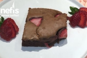 Çilekli Browni Çilekli Browni