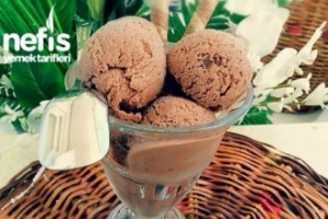 Çikolatalı Hakiki Dondurma Çikolata Parçalı Çikolatalı Hakiki Dondurma Çikolata Parçalı
