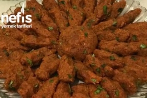 Yedikçe Yedirten Etsiz Çiğ Köfte Yedikçe Yedirten Etsiz Çiğ Köfte