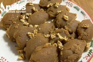 Tam Ölçülü Un Helvası Tam Ölçülü Un Helvası