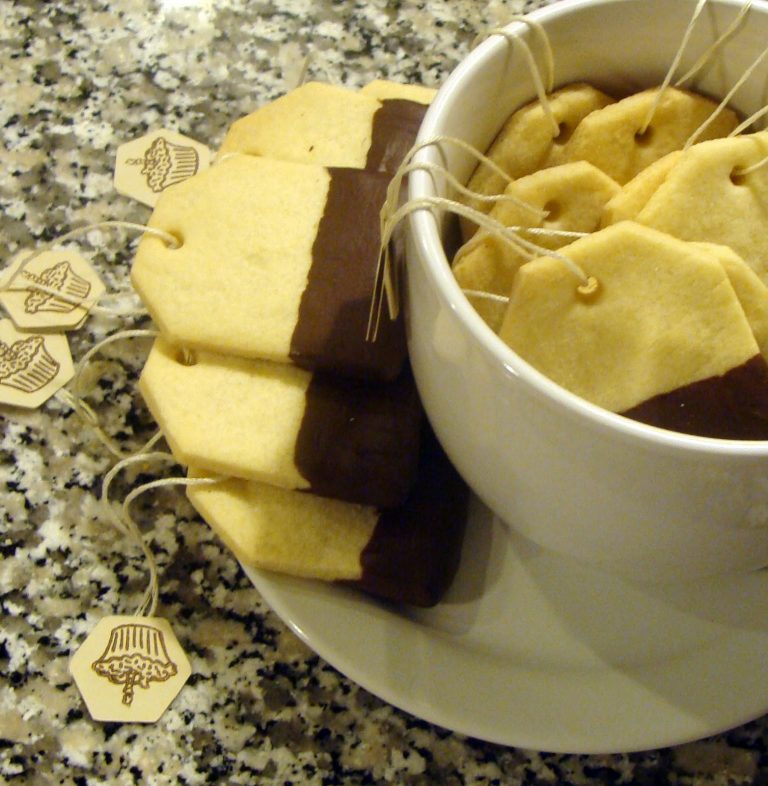 Çay Poşeti Şeklinde Çikolatalı Kurabiye