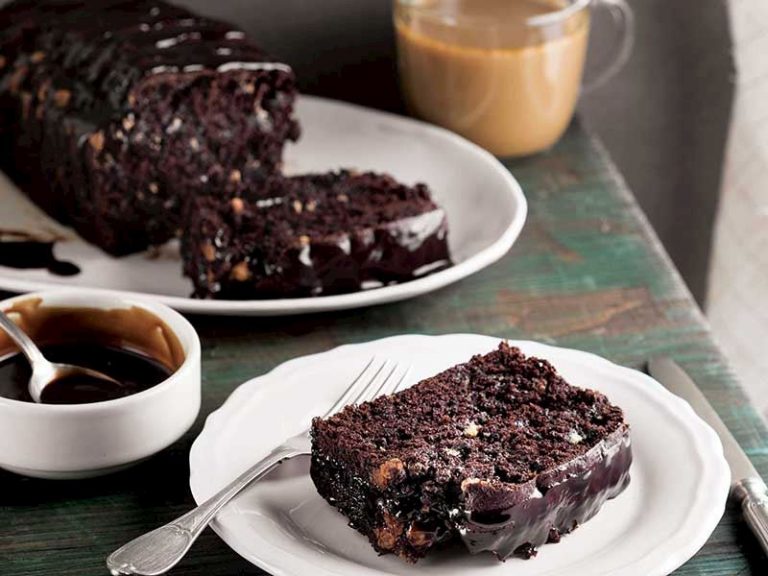 Çikolatalı Muzlu Kek Yapımı