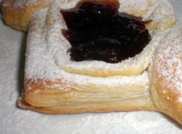 Marmelatlı Milföy Tatlısı