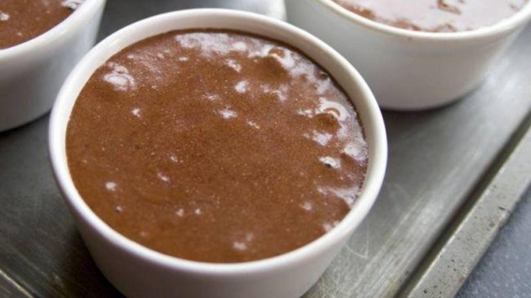 Çikolata Soslu Sütlaç Yapımı