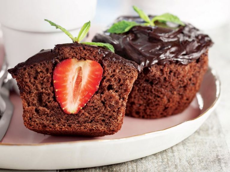 Sürpriz Çilekli Cupcake