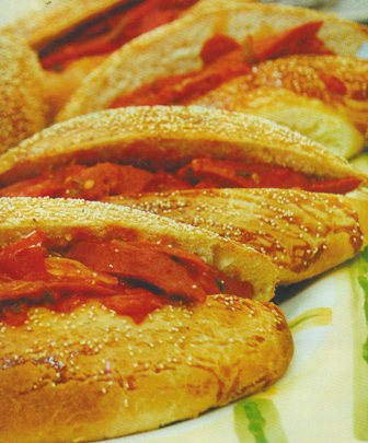 Konut imali Susamlı Sandviçli Döner Tarifi