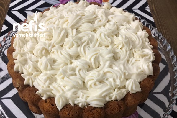 Tart Kalıbında Muhallebili Havuçlu Kek
