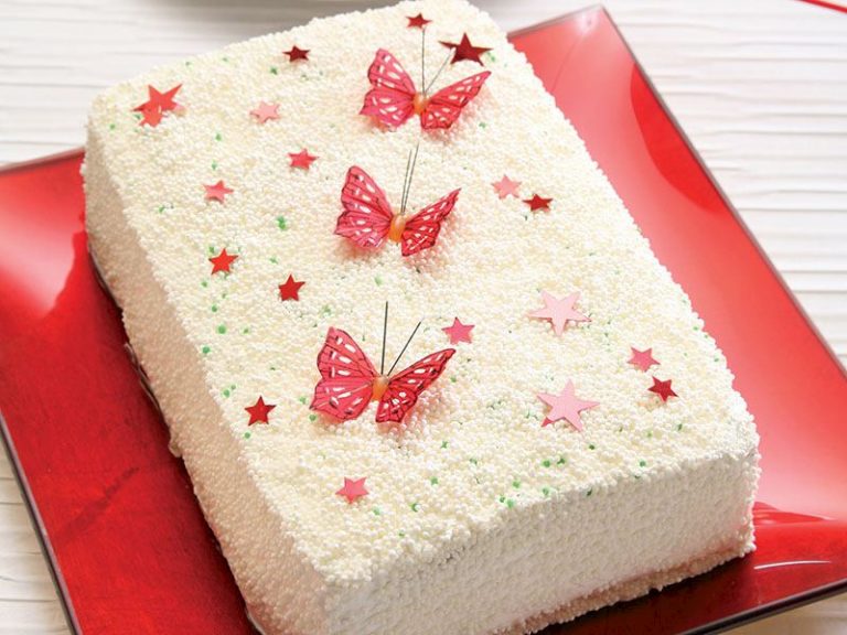 Ananaslı Beyaz Pasta