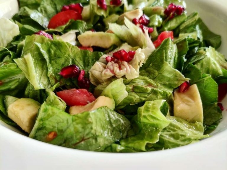 Avokadolu Marul Salatası