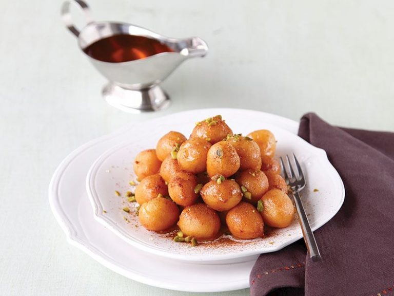 Ballı Ve Tarçınlı Hamur Tatlısı