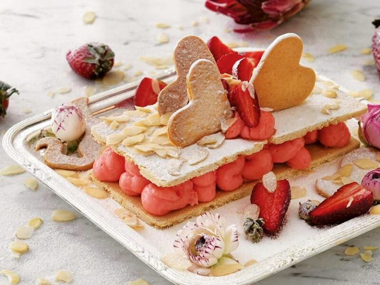 Çilekli Krema İle Sable Kurabiyesi