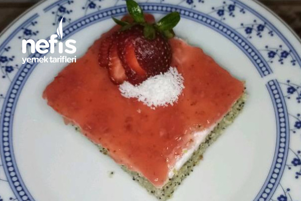 Çilek Soslu Haşhaşlı Revani