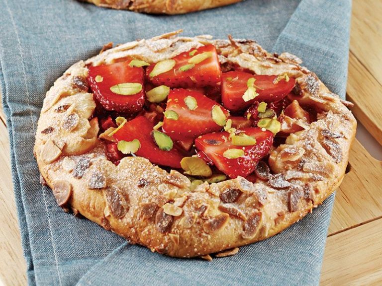 Çilekli Ve Elmalı Galette