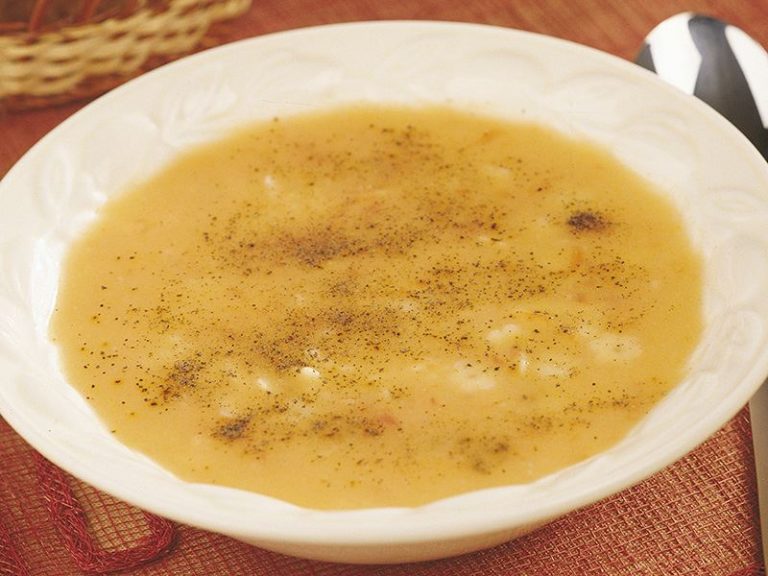 Domatesli Şehriye Çorbası