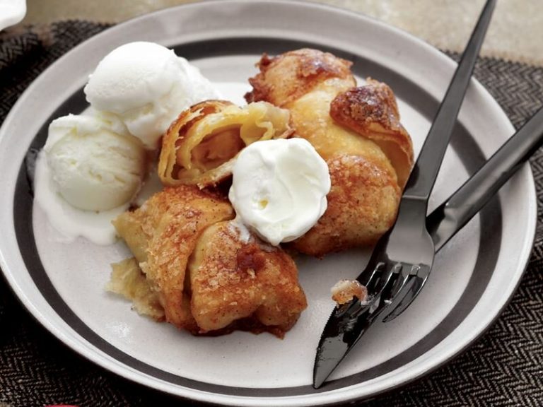 Elmalı Hamur Tatlısı Elmalı Hamur Tatlısı