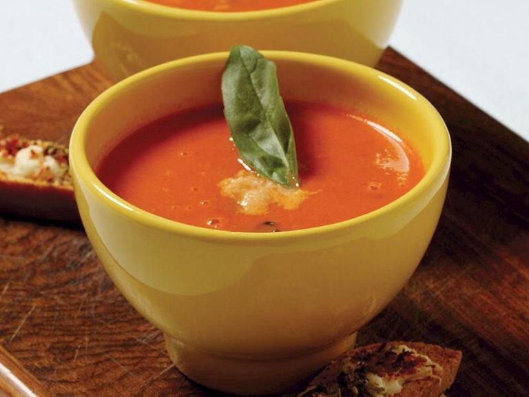 Fesleğenli Domates Çorbası