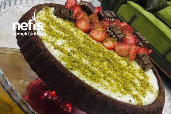 İftar Sonrası Çayınıza Eşlik Edecek Muhallebili Tart Kek