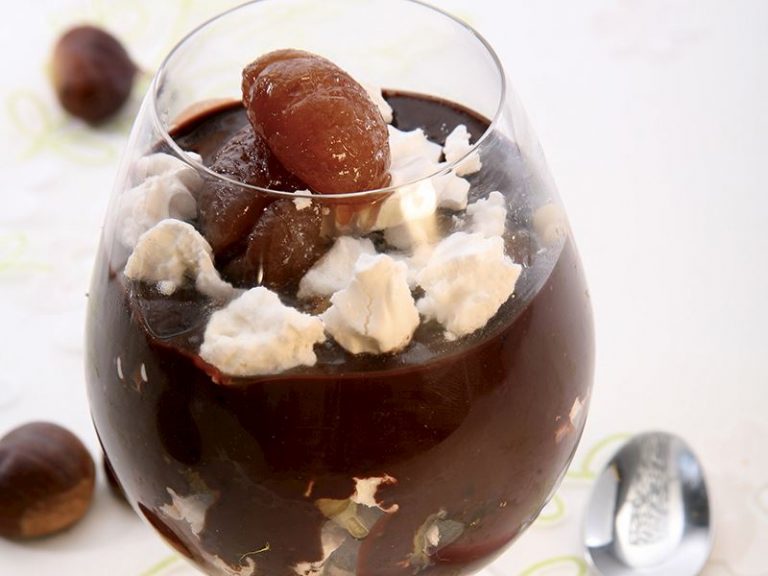 Kestaneli Ve Çikolatalı Kup