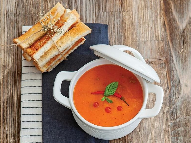 Kıymalı Tarhana Çorbası