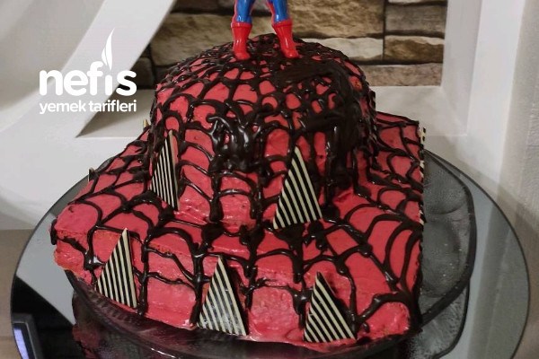 Örümcek Adam Pasta