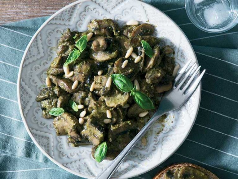 Pesto Soslu Mantar Sote