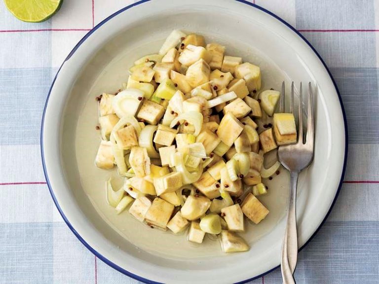 Rezene Ve Enginar Turşusu Salatası