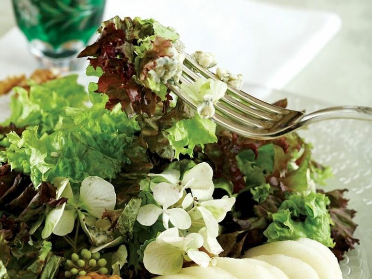 Rokfor Peynirli Ve Armutlu Karmaşık Salata