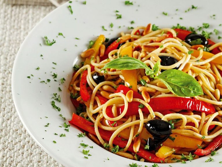 Sebzeli Ve Bütün Buğday Unlu Spagetti Sebzeli Ve Bütün Buğday Unlu Spagetti