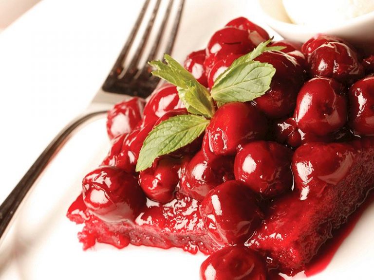 Vişneli Ekmek Tatlısı