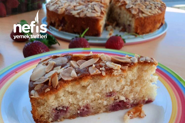 Beyaz Çikolatalı Çilekli Kek