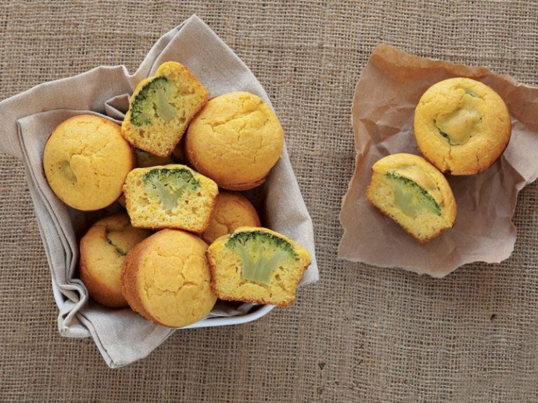 Brokolili Darı Ekmeği