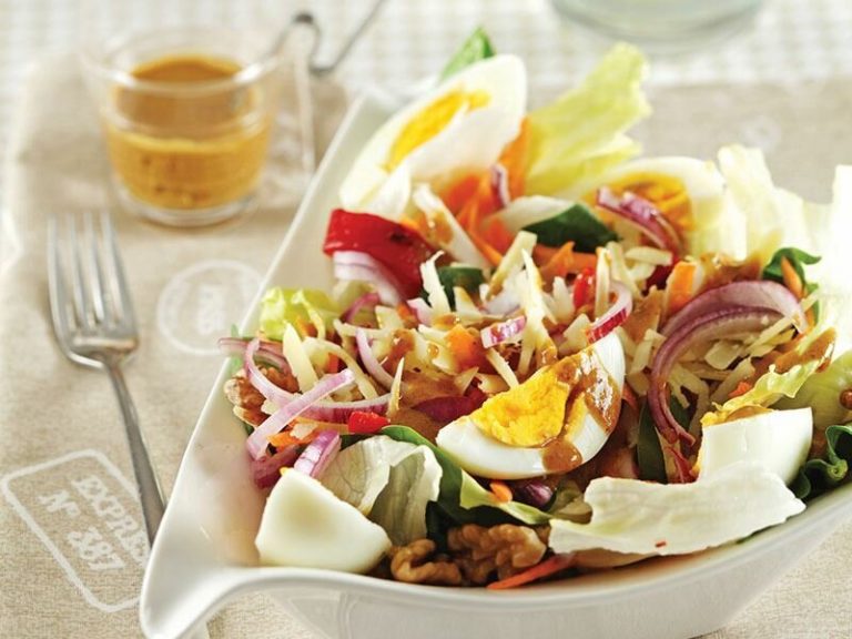 Cevizli Ve Peynirli Salata