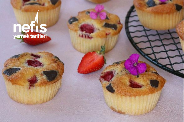 Yumuşacık Ve Fazla Lezzetli Çilekli Cupcake