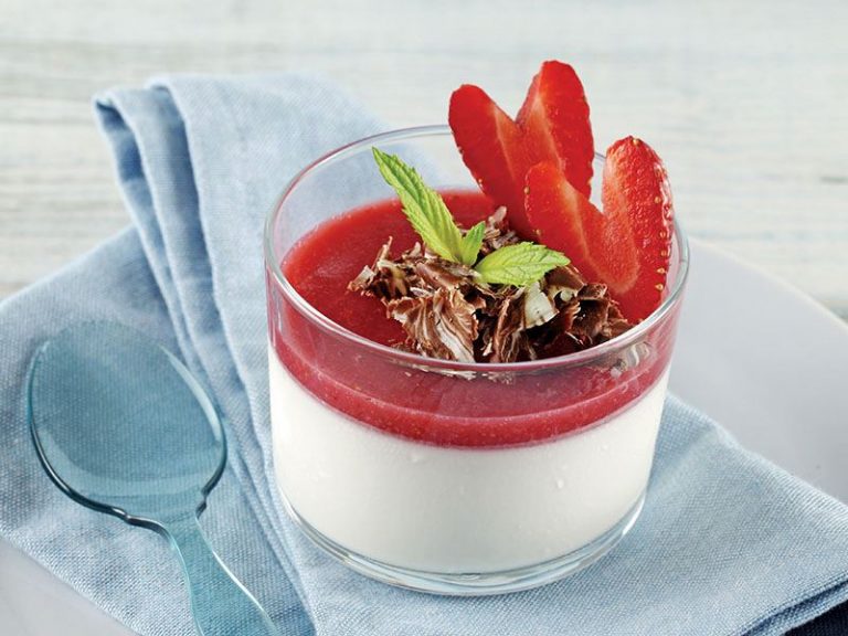 Çilekli Panna Cotta