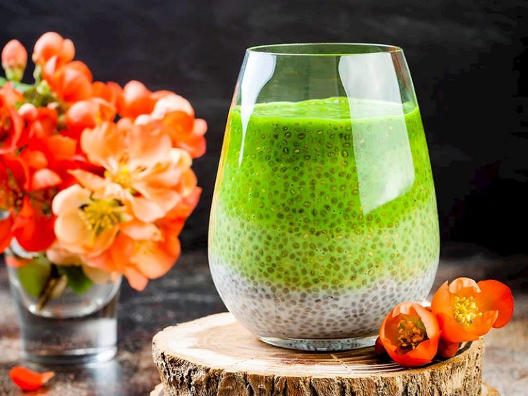 Avokado Ve Chia Tohumlu Puding