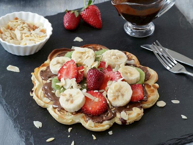 Çikolata Soslu Waffle