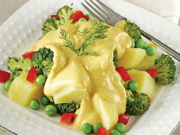 Köri Soslu Patates Salatası