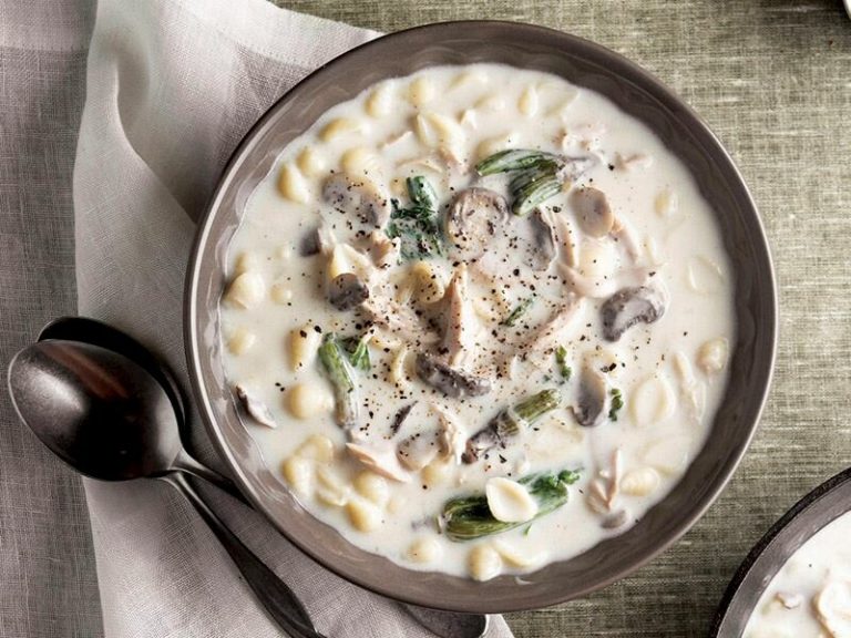 Mantarlı Tavuk Çorbası