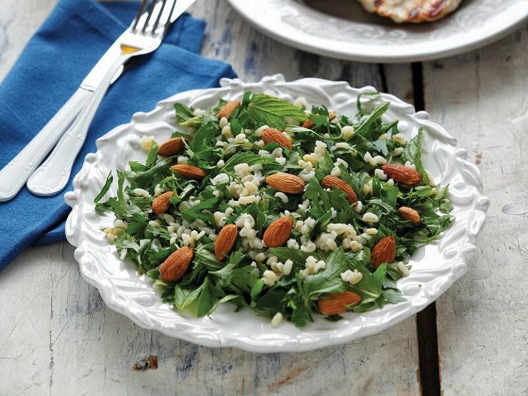 Otlu Bulgur Salatası