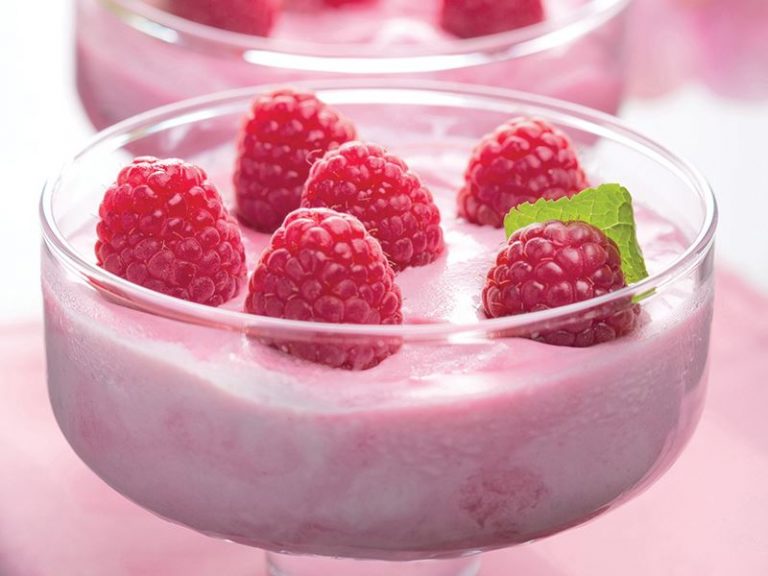 Ahududulu Yoğurt Tatlısı