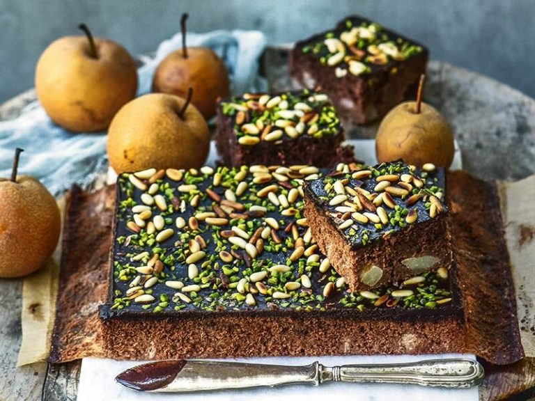 Kahve Kremalı Armutlu Pasta