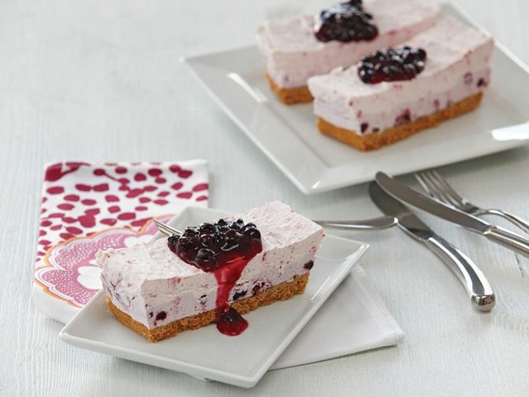 Yaban Mersinli Ve Ahududulu Mus Pasta