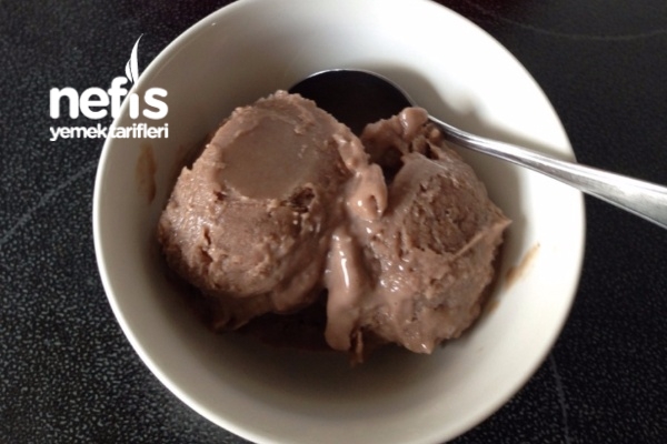 4 Malzemeli Çikolatalı Dondurma
