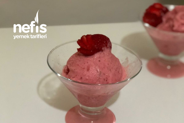 Çilekli Muzlu Dondurma