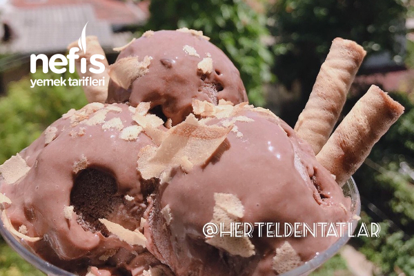 Konut Üretimi Çikolatalı Kaymaklı Dondurma Orjinal