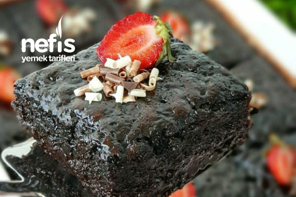 Sufle Tadında Bol Soslu Islak Kek
